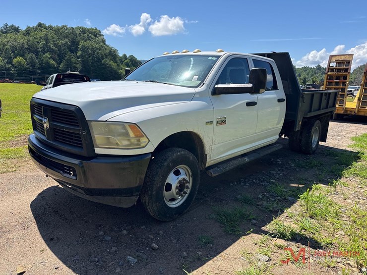 2012-dodge-3500hd-image-4