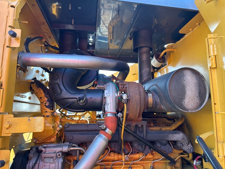 2012-deere-624k-image-61
