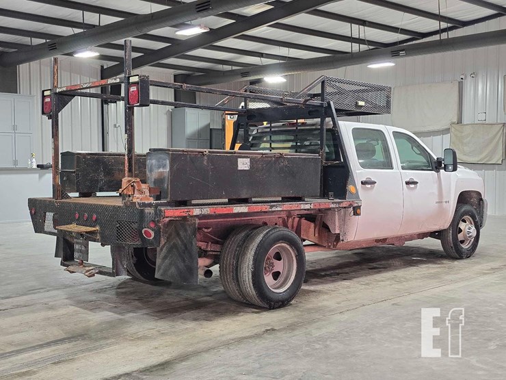 2009-chevrolet-silverado-3500-image-3