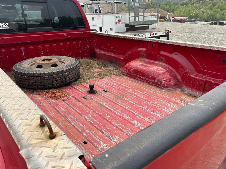 2005-dodge-ram-3500-image-16