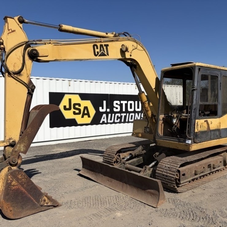 1990 CATERPILLAR E70B