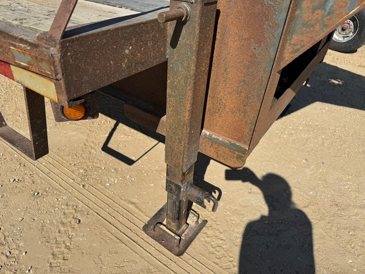 #1888-•-2004-friesen-welding-load-warrior-7-ton-gooseneck-trailer-image-34