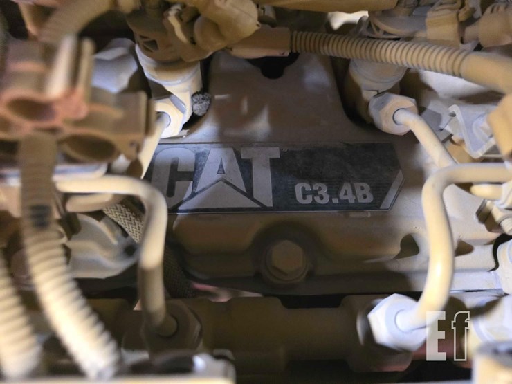 2016-caterpillar-tl642d-image-21