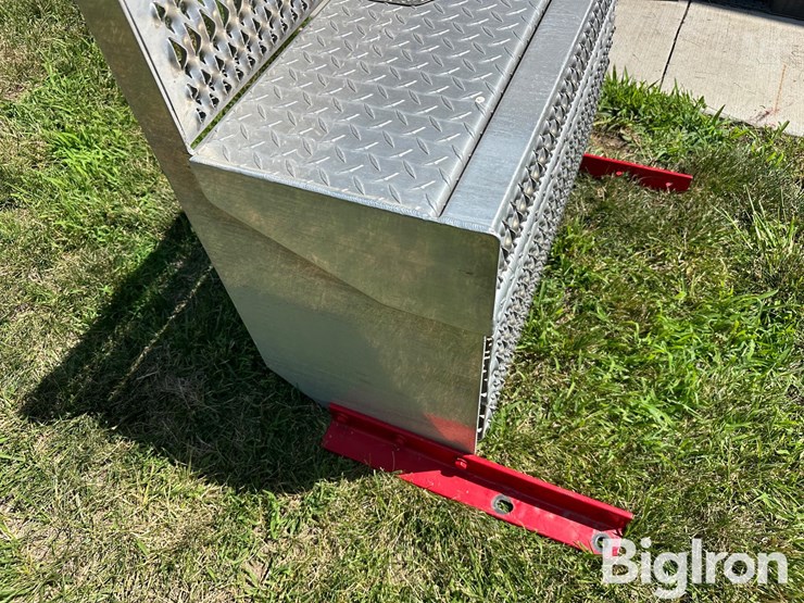 peterbilt-aluminum-step/battery-box-image-9
