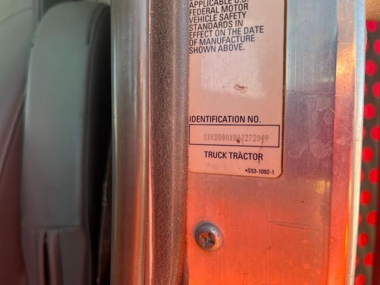 2010-kenworth-t800-image-21