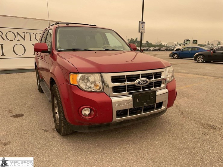 2011-ford-escape-image-3