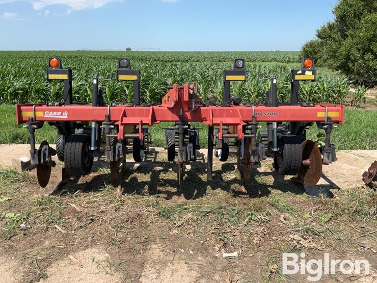 case-ih-2500-image-2