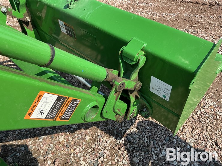2024-john-deere-3046r-image-18