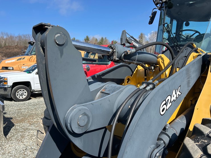 2012-deere-624k-image-31