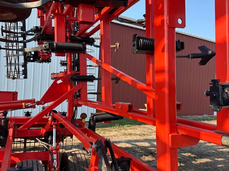 2013-kuhn-krause-5635-46ft-field-cultivator-image-62