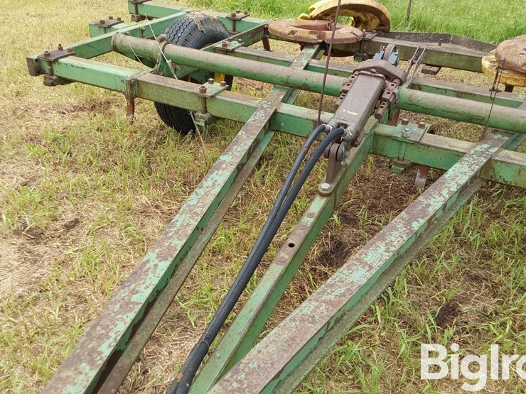 john-deere-15-image-11