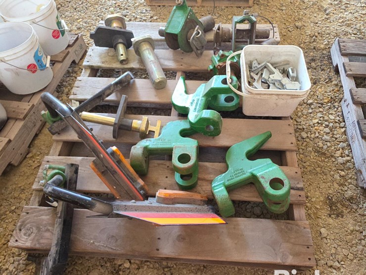 john-deere-hitch-parts,-pins,-&-safety-lights-image-4