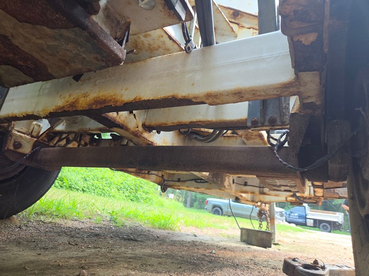 #1801-•-2016-altec-towable-wood-chipper-image-17