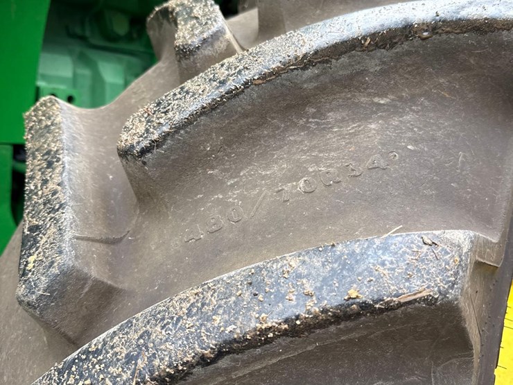 2014-john-deere-8320r-image-26