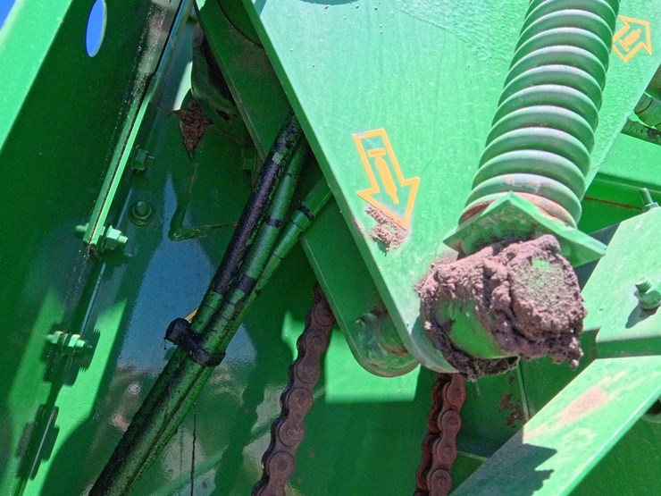 john-deere-557-image-32