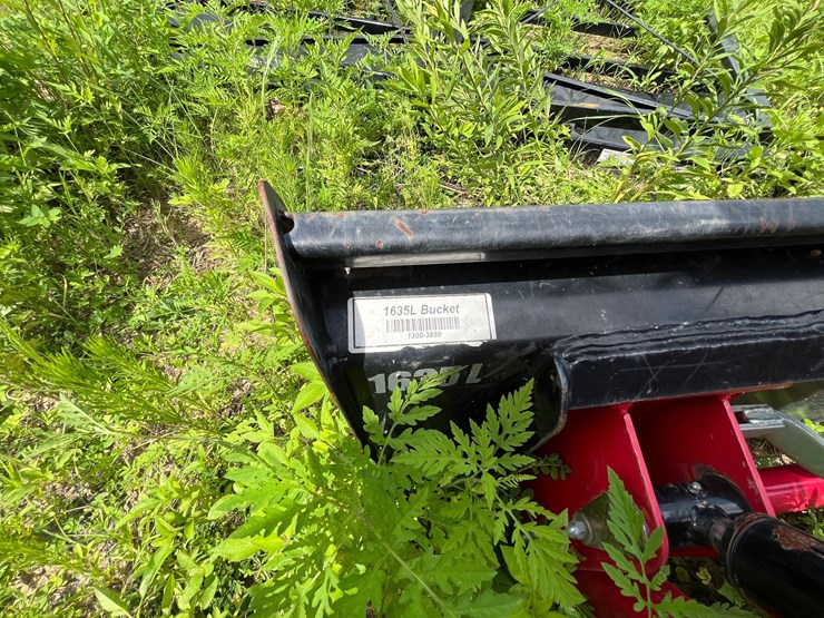 2022-mahindra-1635s-compact-utility-tractor-w/loader-image-12