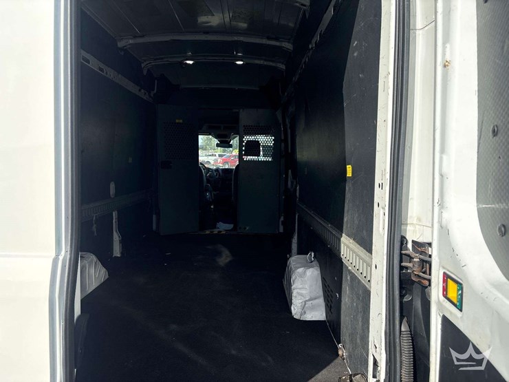 2019-ford-transit-image-11