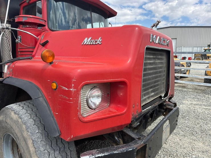 1981-mack-dm600-image-18