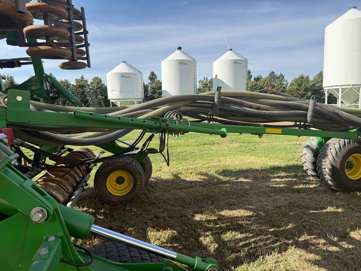 2013-john-deere-1830-image-27