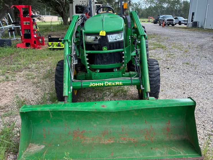 john-deere-4044m-image-2