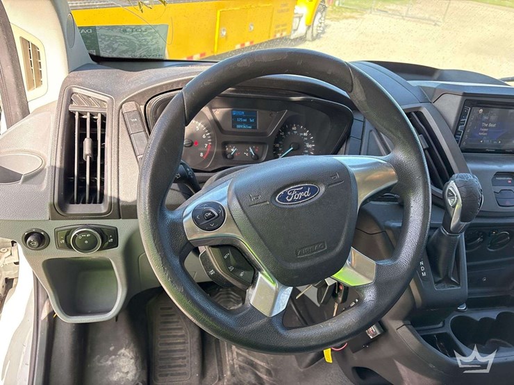 2015-ford-transit-image-13