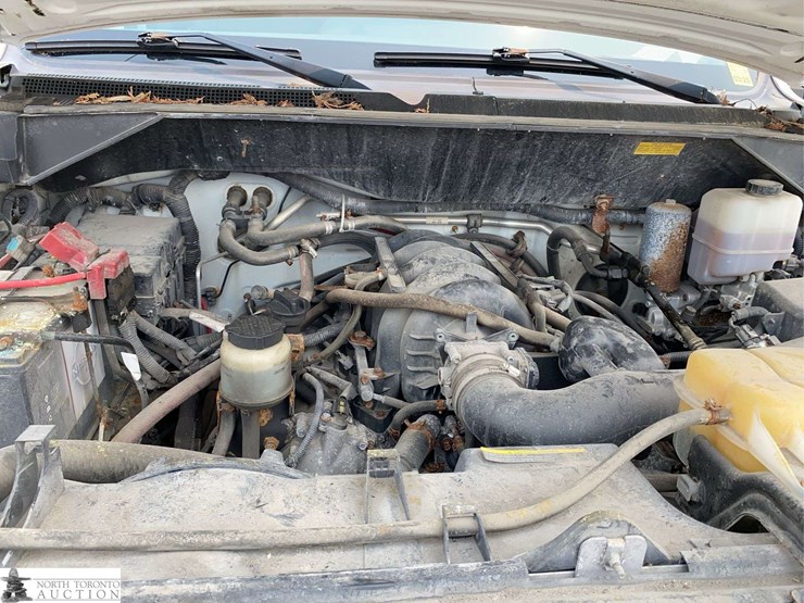 2016-nissan-nv3500hd-image-26