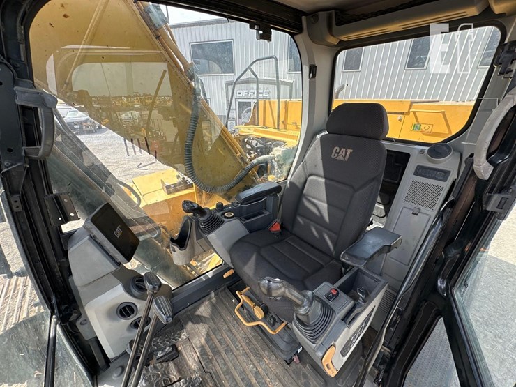 caterpillar-320gc-image-15