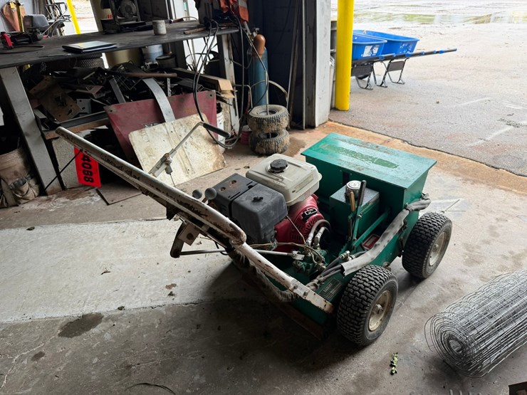 #4058-•-lesco-renovator-20-walk-behind-slit-seeder-image-5