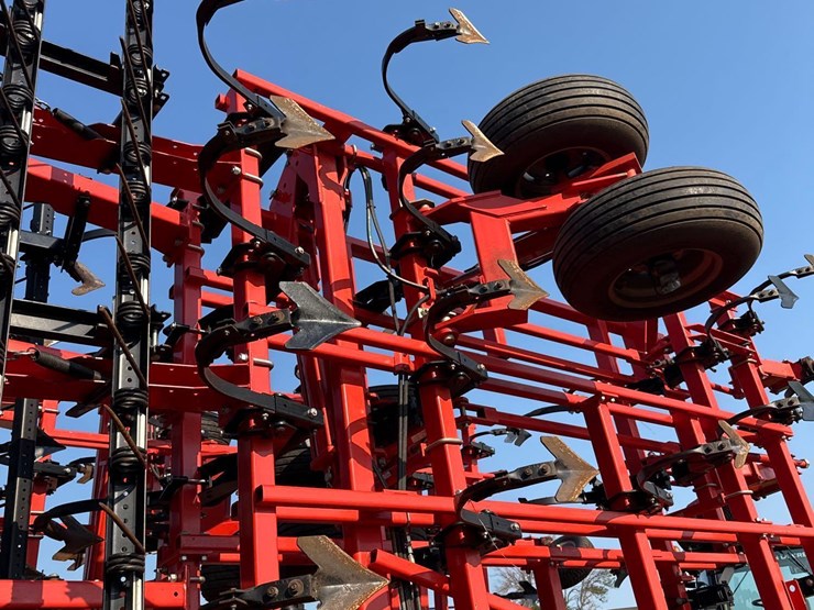 2013-kuhn-krause-5635-46ft-field-cultivator-image-43