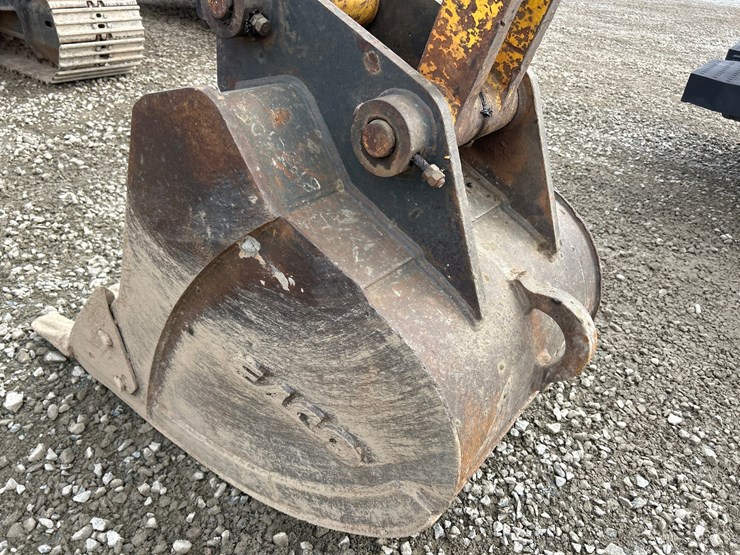 komatsu-pc130-11-image-13