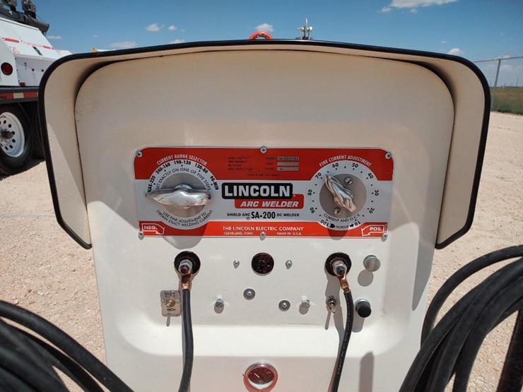 lincoln-shield-arc-sa-200-dc-welder-image-17