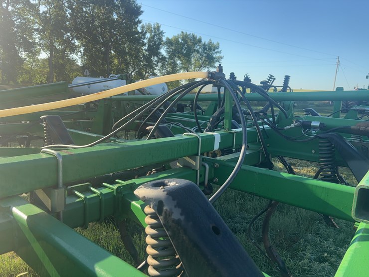 2010-john-deere-2410-image-16