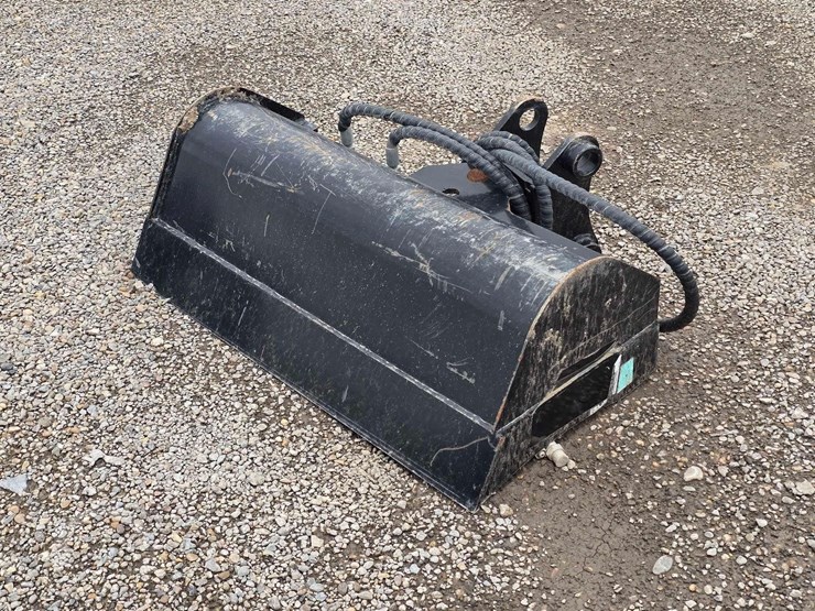 3t-hydraulic-tilting-excavator-bucket-image-1