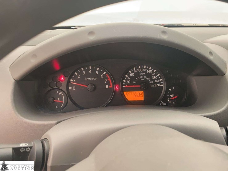 2014-nissan-frontier-image-12