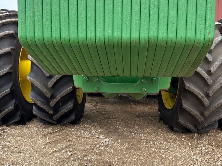 2014-john-deere-8320r-image-19