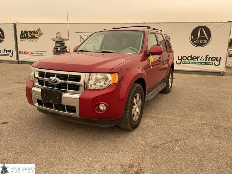 2011-ford-escape-image-1