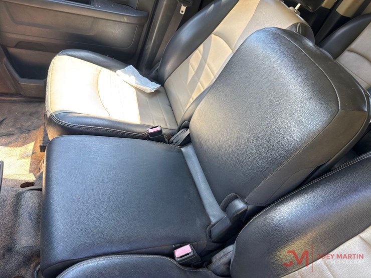 2012-dodge-3500hd-image-29