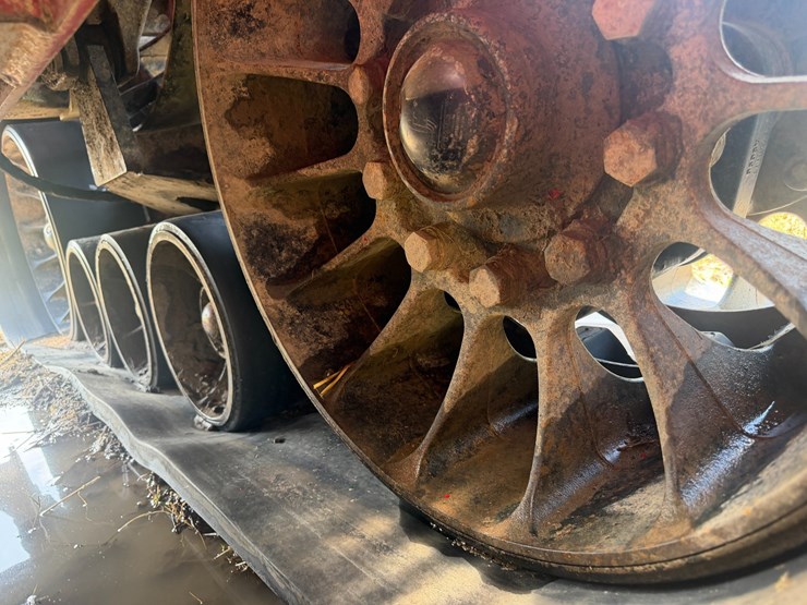 2014-case-ih-470-image-14