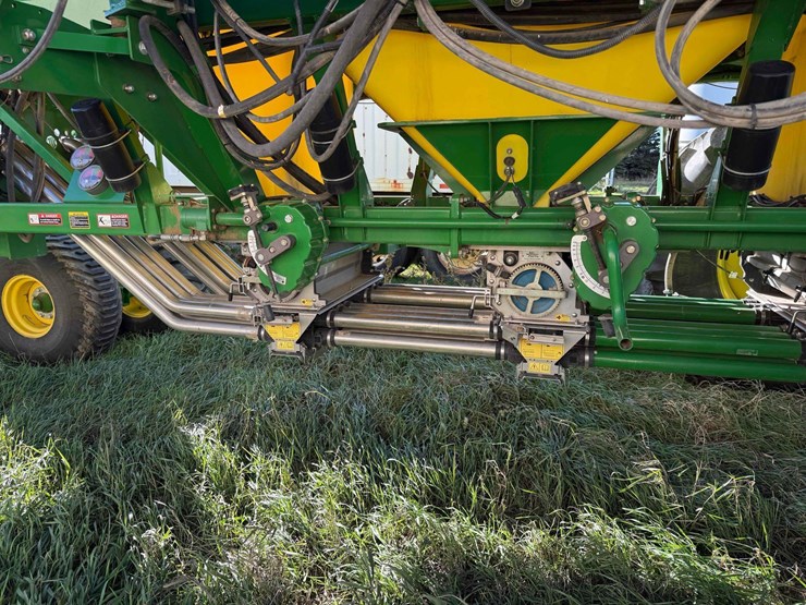 2013-john-deere-1830-image-4