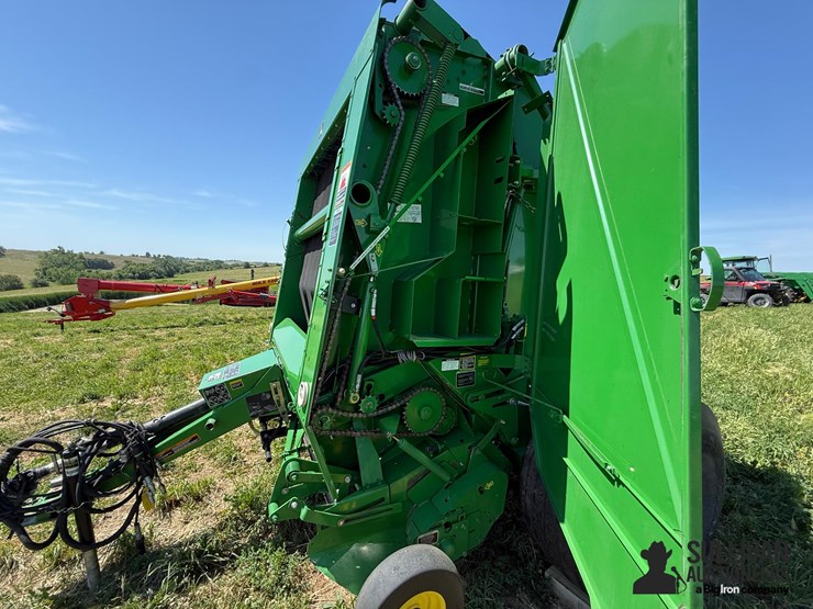 2010-john-deere-568-image-17
