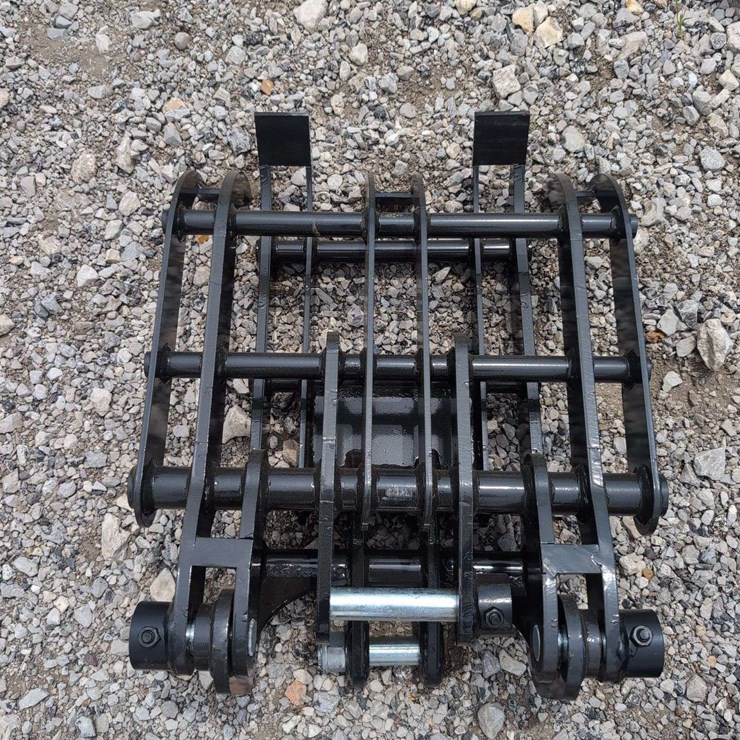 I Ranch Mini Excavator Wood Grab Attachment