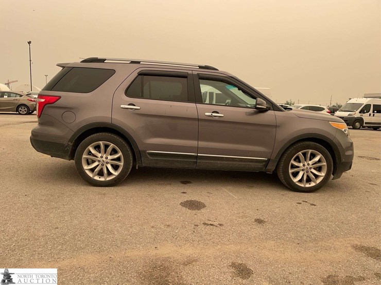 2014-ford-explorer-image-4