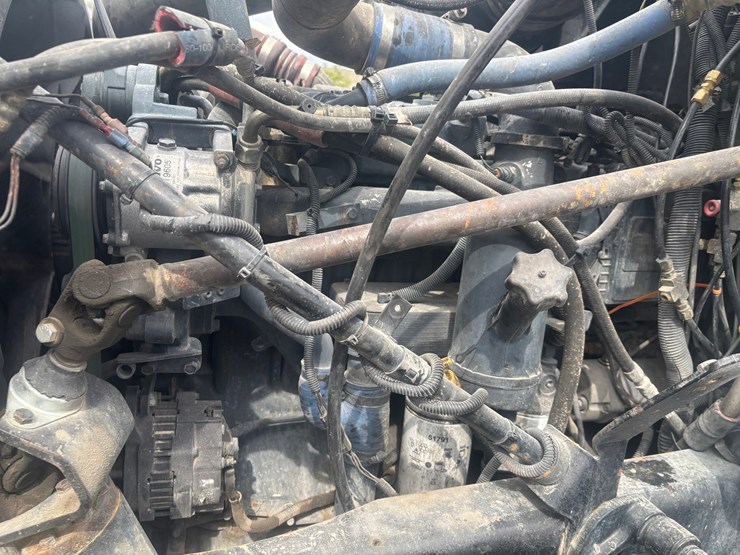 2004-mack-granite-cv713-image-26