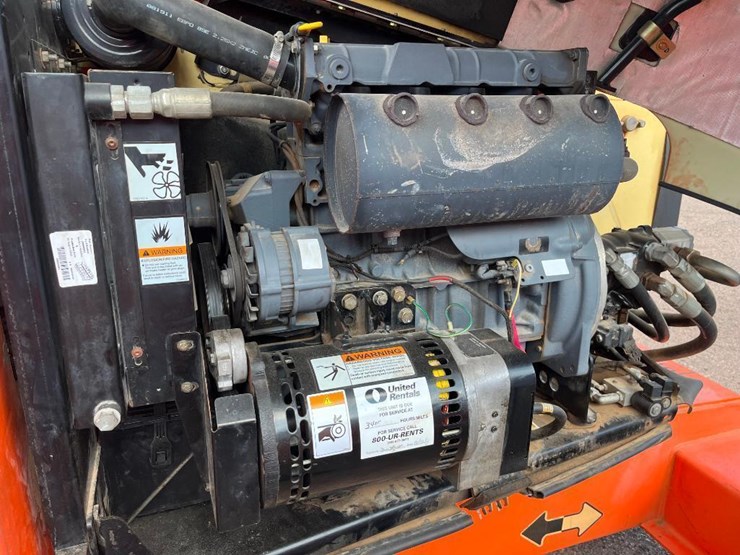 2011-jlg-600aj-image-27