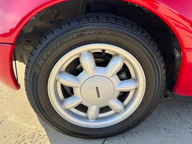 #1872-•-1990-mazda-miata-convertible-image-46