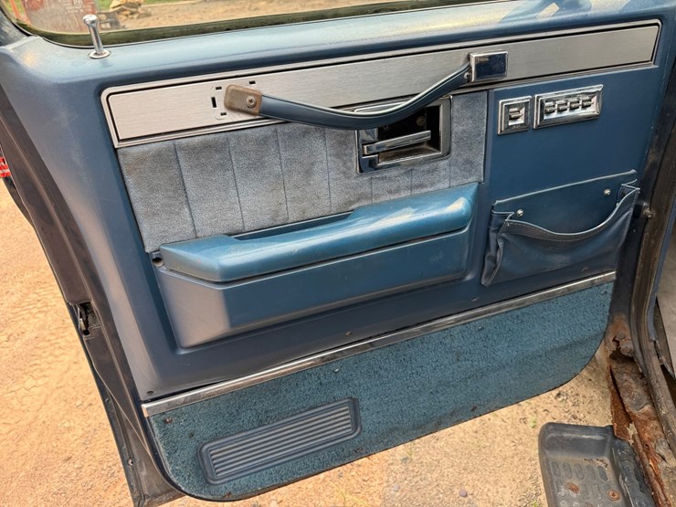 1987-gmc-suburban-image-36