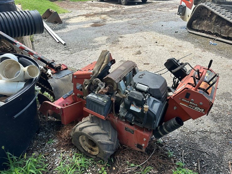 2010-ditch-witch-rt24-image-7