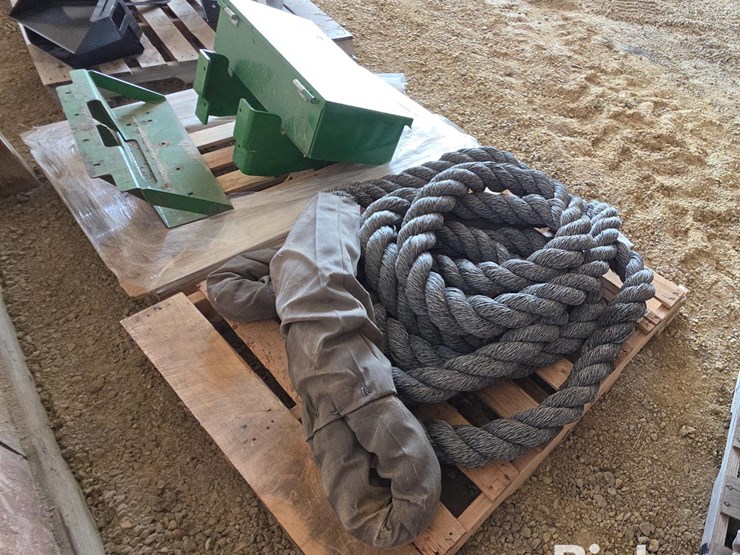 heavy-duty-tow-rope-&-lakota-tractor-tool-box-image-5