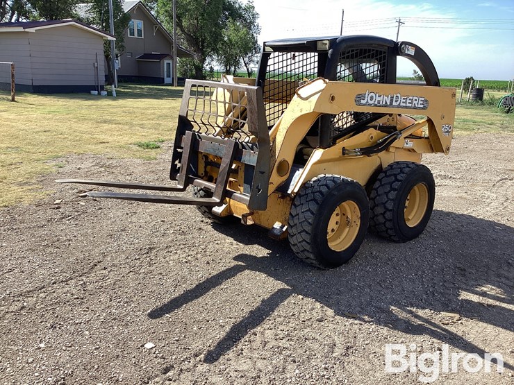 2003-john-deere-250-image-1