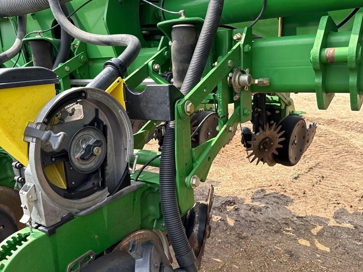 2006-john-deere-1770nt-image-43